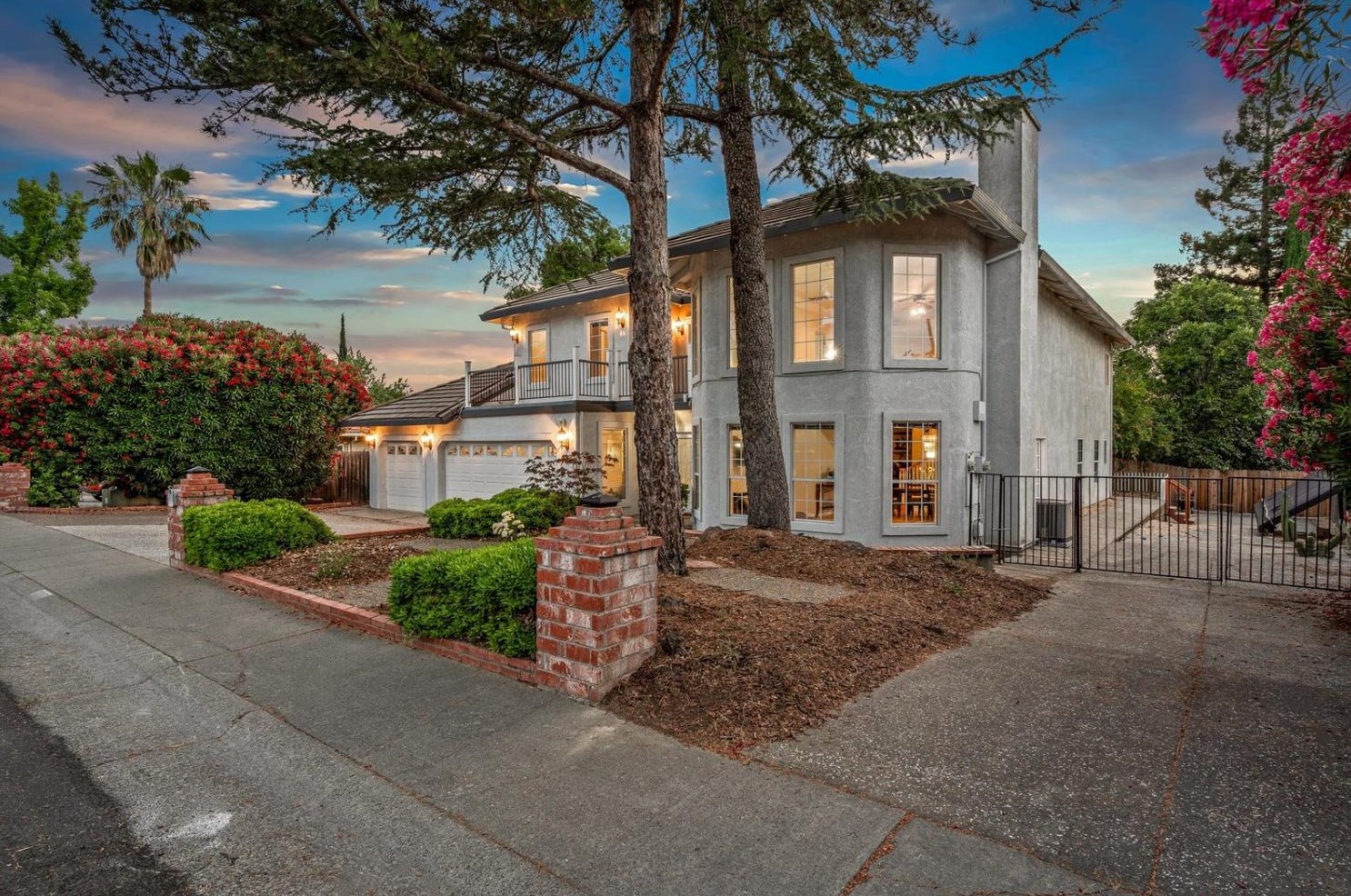 7237 Almond Ave, Citrus Heights, CA 95662-2416