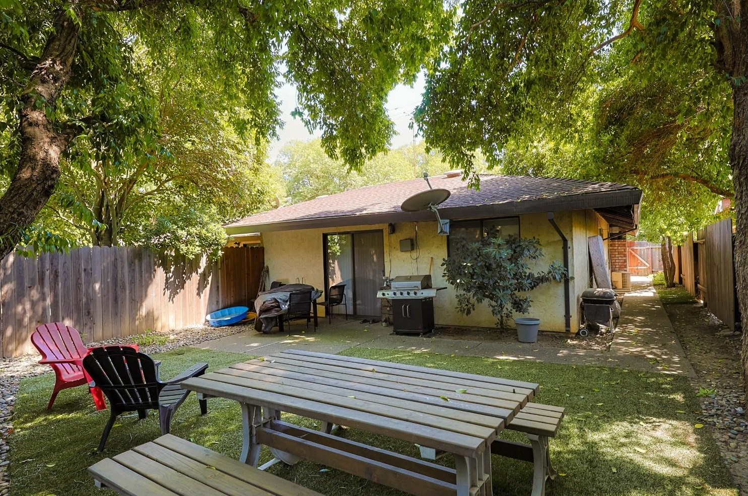 1701 Humboldt Ave, Davis CA 95616-3134 exterior