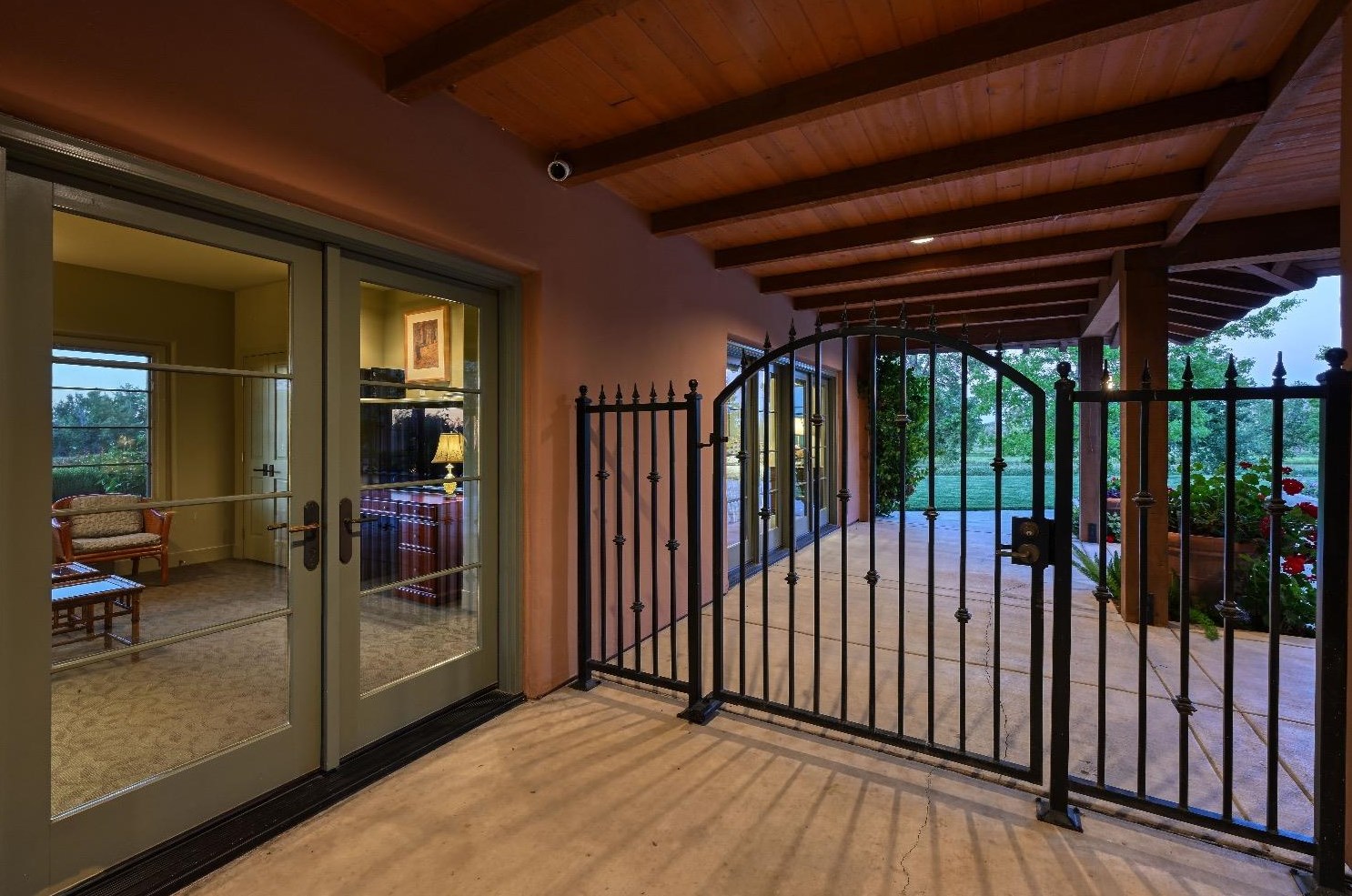 34284 Corcoran Hill Ln, Davis CA 95616-9407 exterior