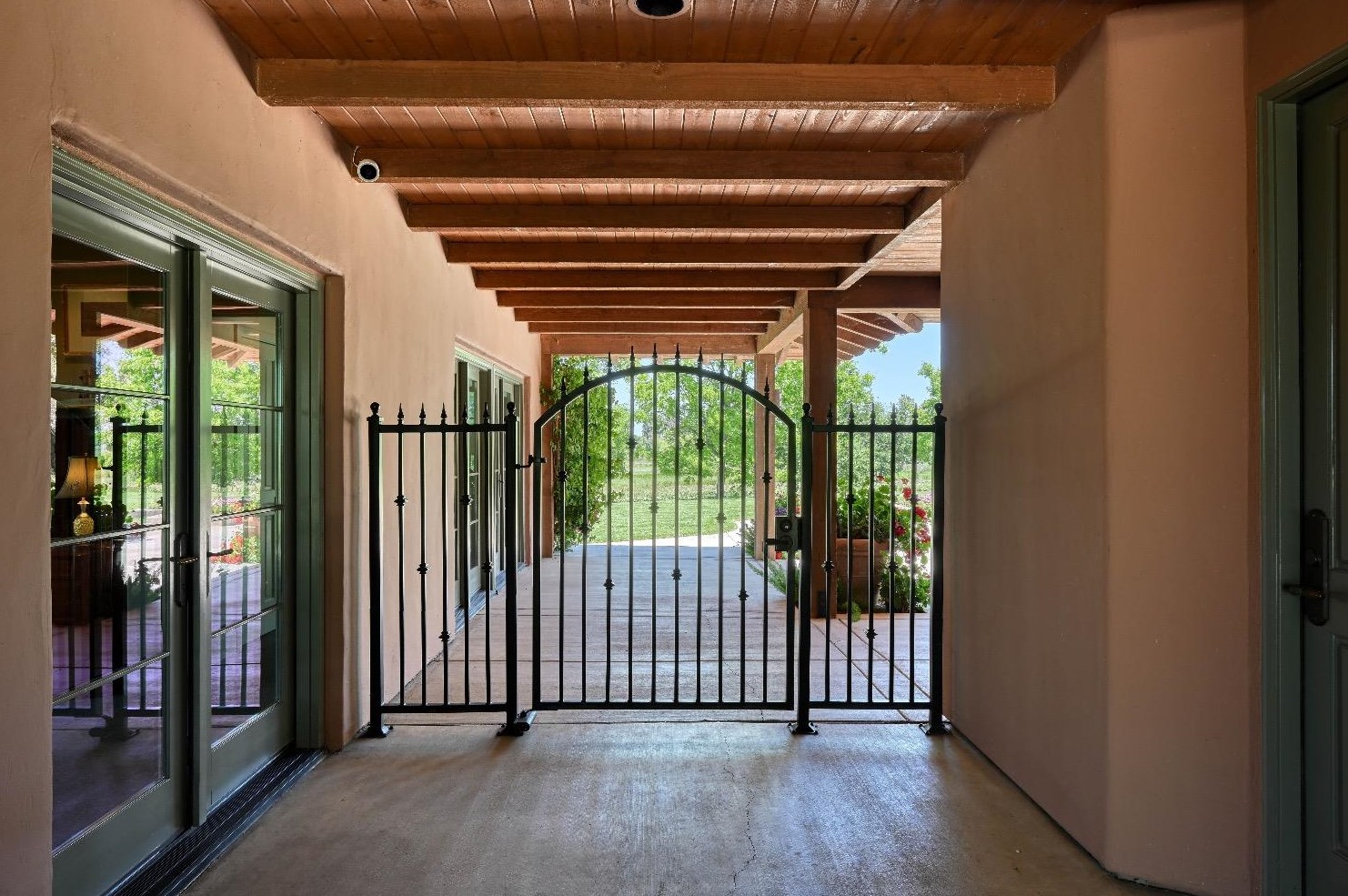 34284 Corcoran Hill Ln, Davis CA 95616-9407 exterior