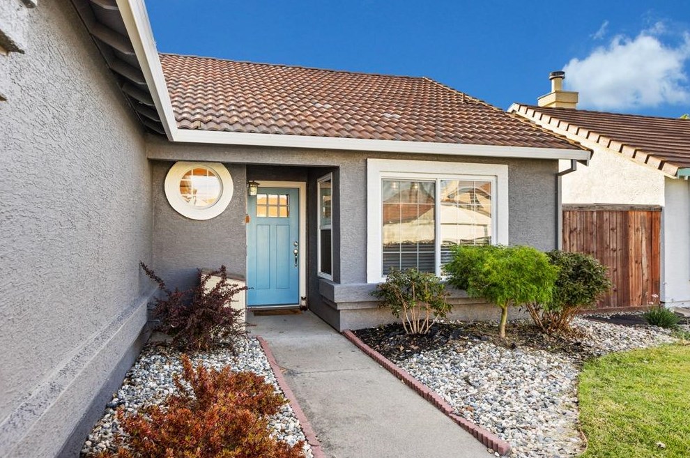 8302 Sunny Creek Way, Sacramento, CA 95823-5967