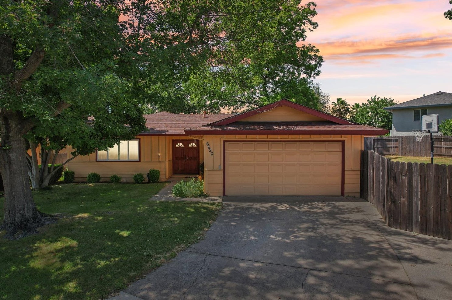 6620 Verhoeven Ct, Citrus Heights, CA 95610-4535