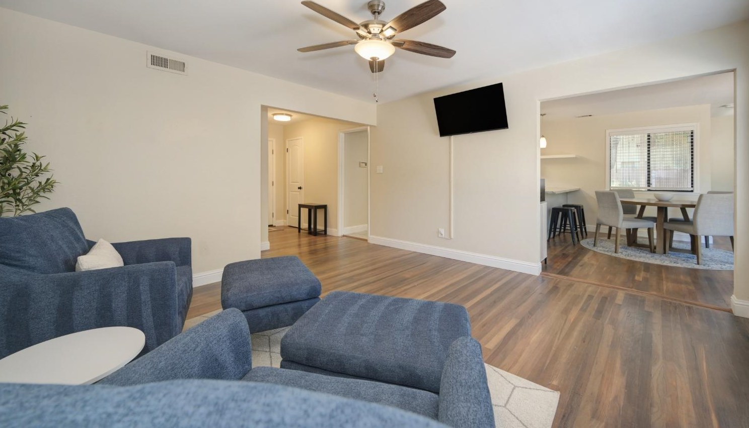 6431 Markley Way, Carmichael CA  95608-6303 exterior