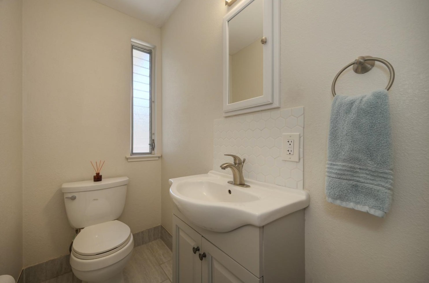 6431 Markley Way, Carmichael CA  95608-6303 exterior