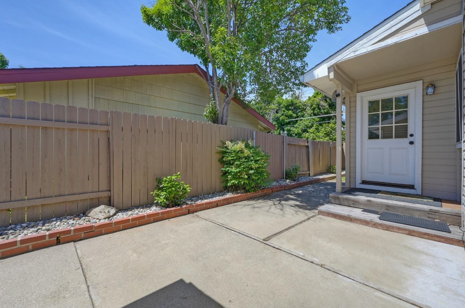 6431 Markley Way, Carmichael CA  95608-6303 exterior