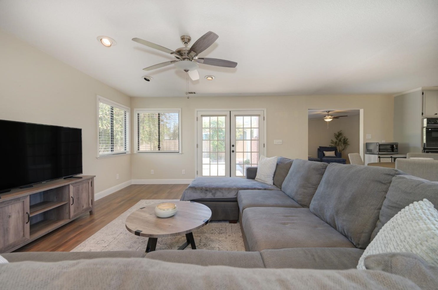 6431 Markley Way, Carmichael CA  95608-6303 exterior