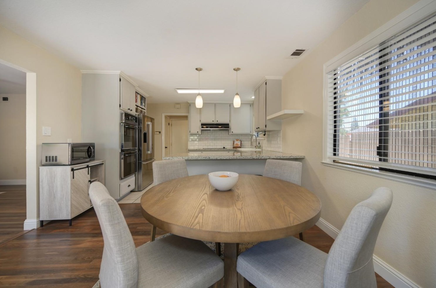 6431 Markley Way, Carmichael CA  95608-6303 exterior