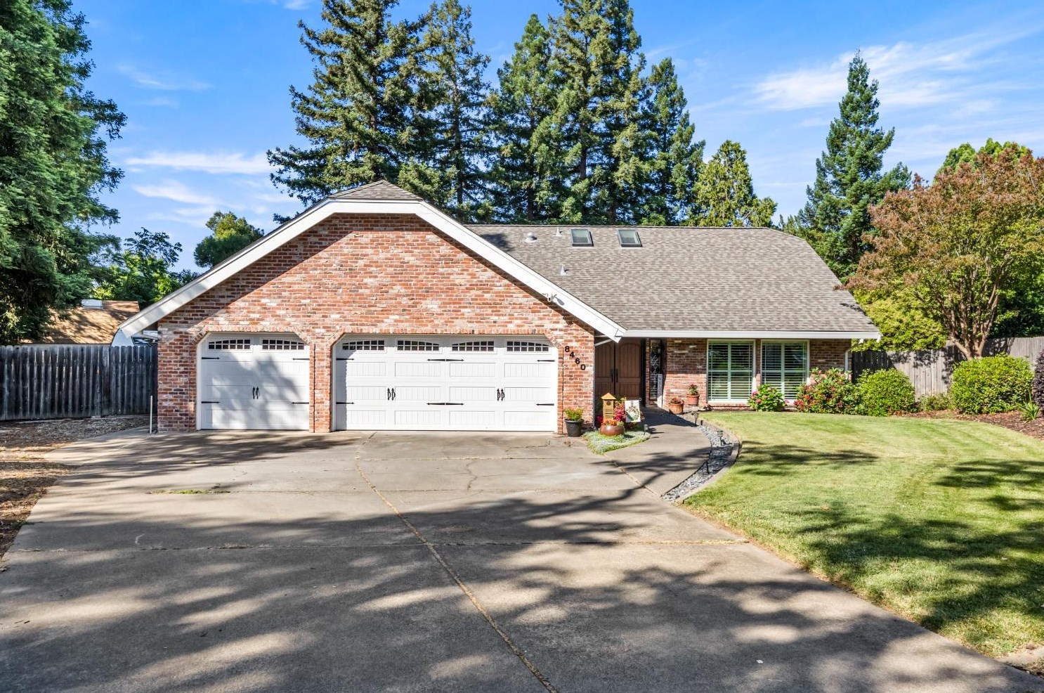 8460 Oakwind Ct, Citrus Heights, CA 95662-3811