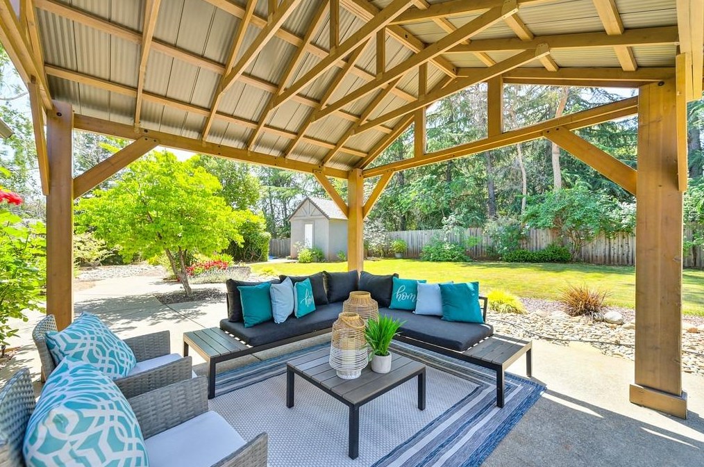 3914 Lakeview Dr, Shingle Springs, CA 95682-9392