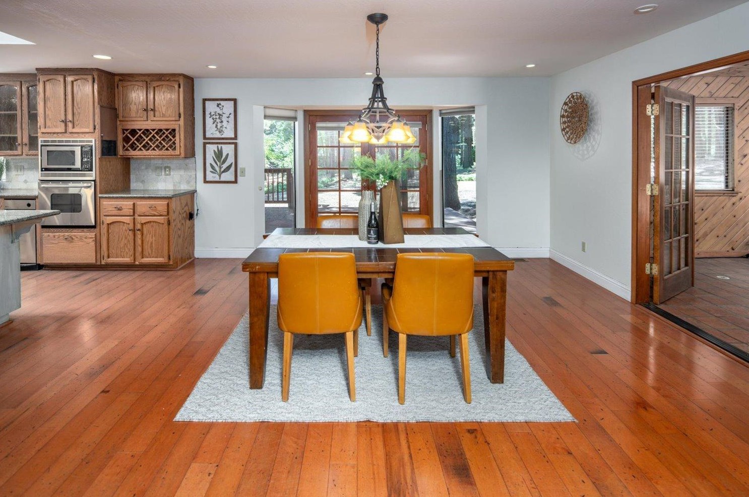 6832 Retreat Ln, Pacific House CA  95726-9465 exterior