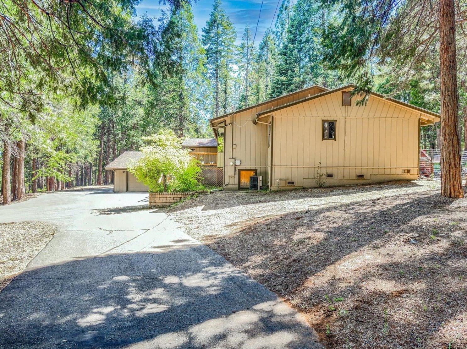 6832 Retreat Ln, Pacific House CA  95726-9465 exterior