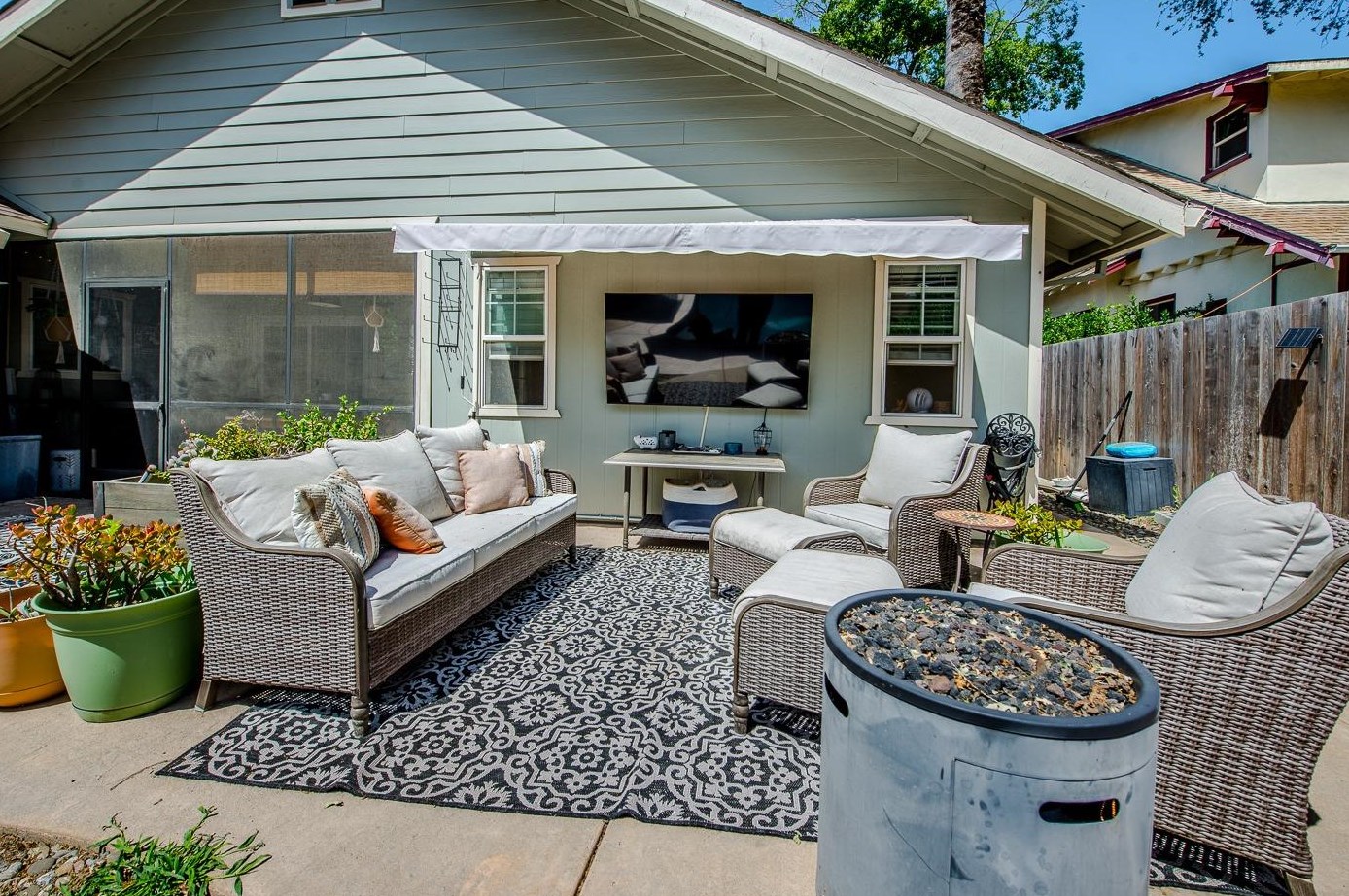 7 College St, Woodland CA  95695-3219 exterior