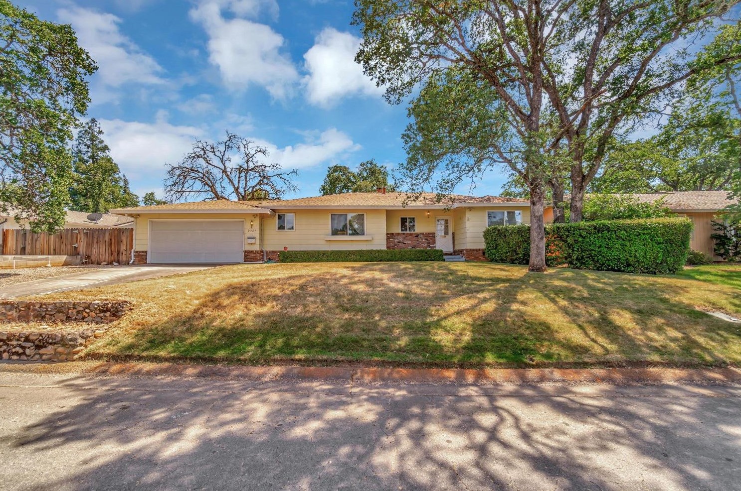 9524 Golden Dr, Citrus Heights, CA 95662-5409