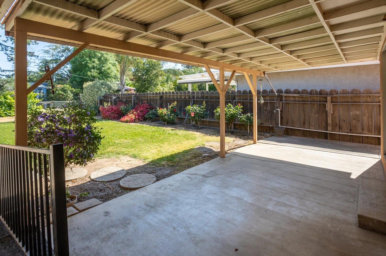 2489 Melton Cir, Pennington CA  95953-2115 exterior