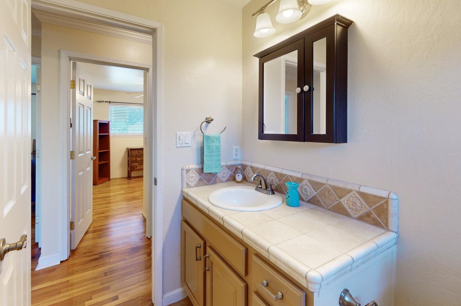 544 Laurel Dr, Yuba City CA  95991-6210 exterior