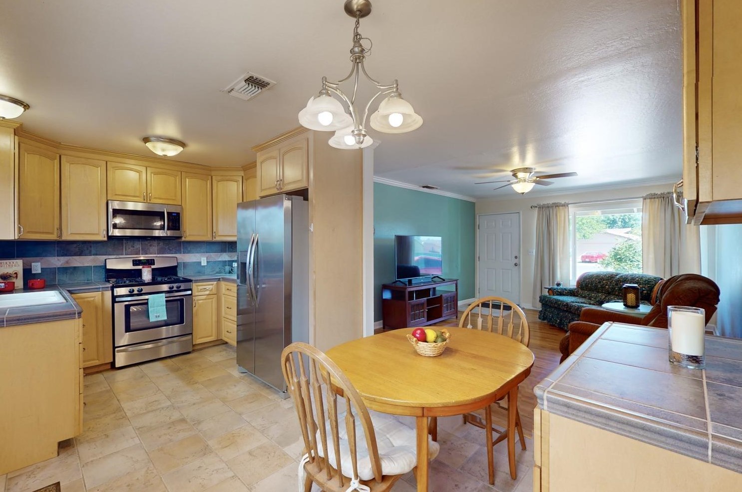 544 Laurel Dr, Yuba City CA  95991-6210 exterior