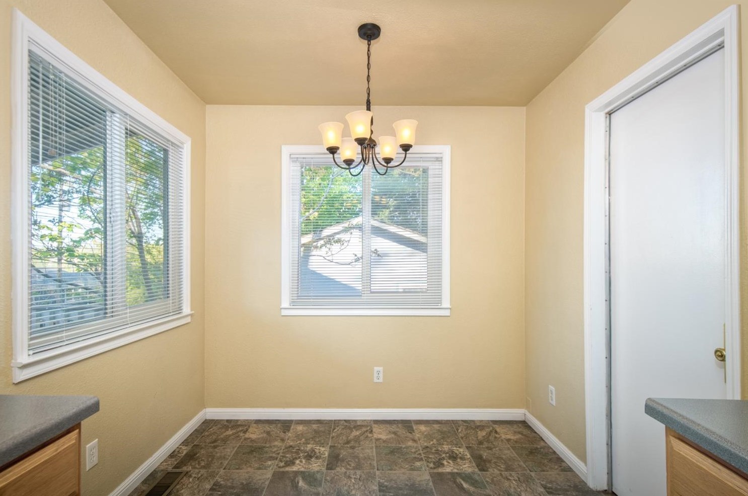 110 Maryland Dr, Grass Valley CA  95945-5966 exterior