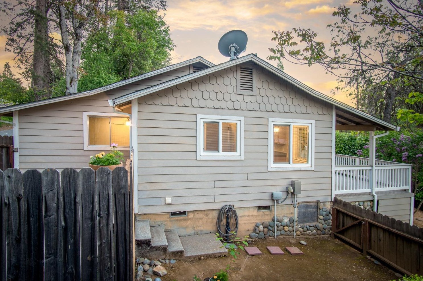 110 Maryland Dr, Grass Valley CA  95945-5966 exterior