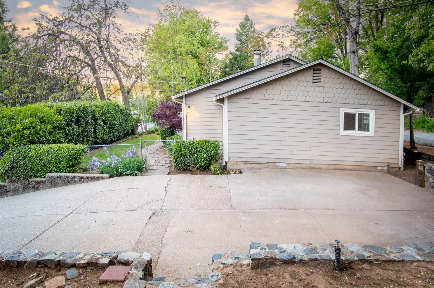 110 Maryland Dr, Grass Valley CA  95945-5966 exterior