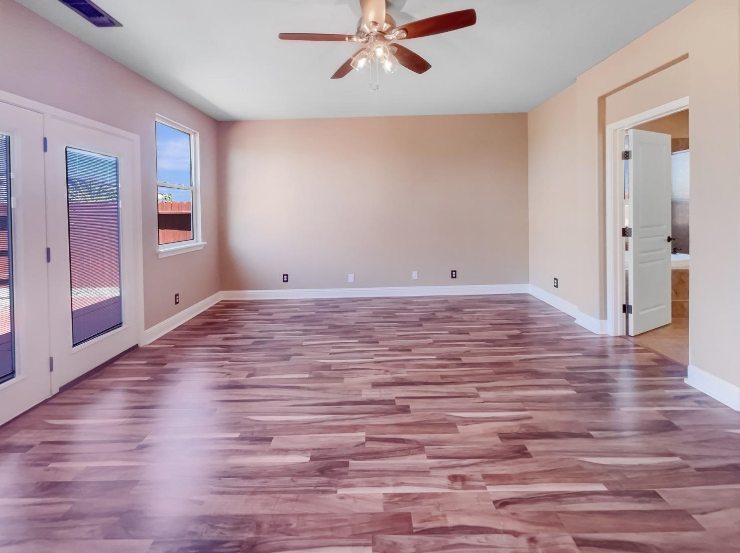 2216 Portsmouth Dr, Yuba City CA  95991-4014 exterior