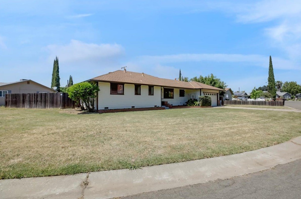 1204 Meadow Ave, Yuba City, CA 95991