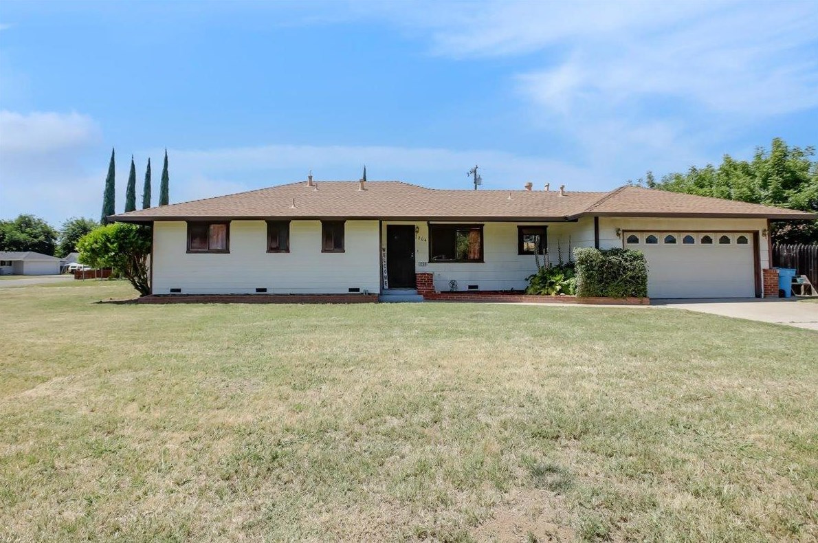1204 Meadow Ave, Yuba City CA  95991-6508 exterior