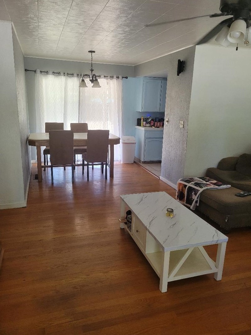 688 Fippins Ave, Yuba City CA 95991-4308 exterior