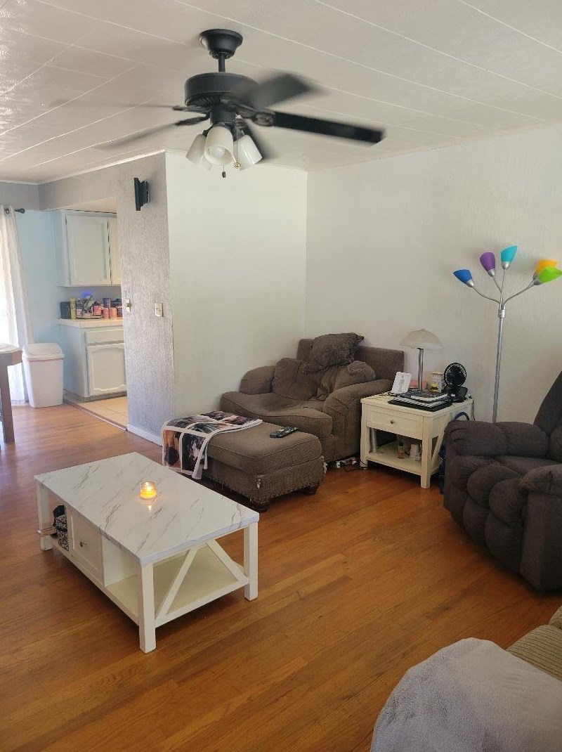 688 Fippins Ave, Yuba City CA 95991-4308 exterior