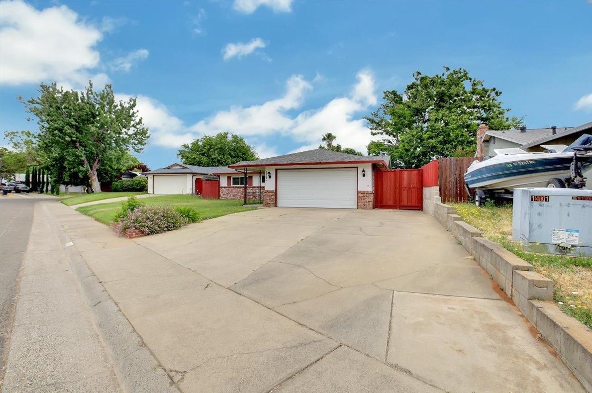 5904 York Glen Way, Sacramento, CA 95842-2940