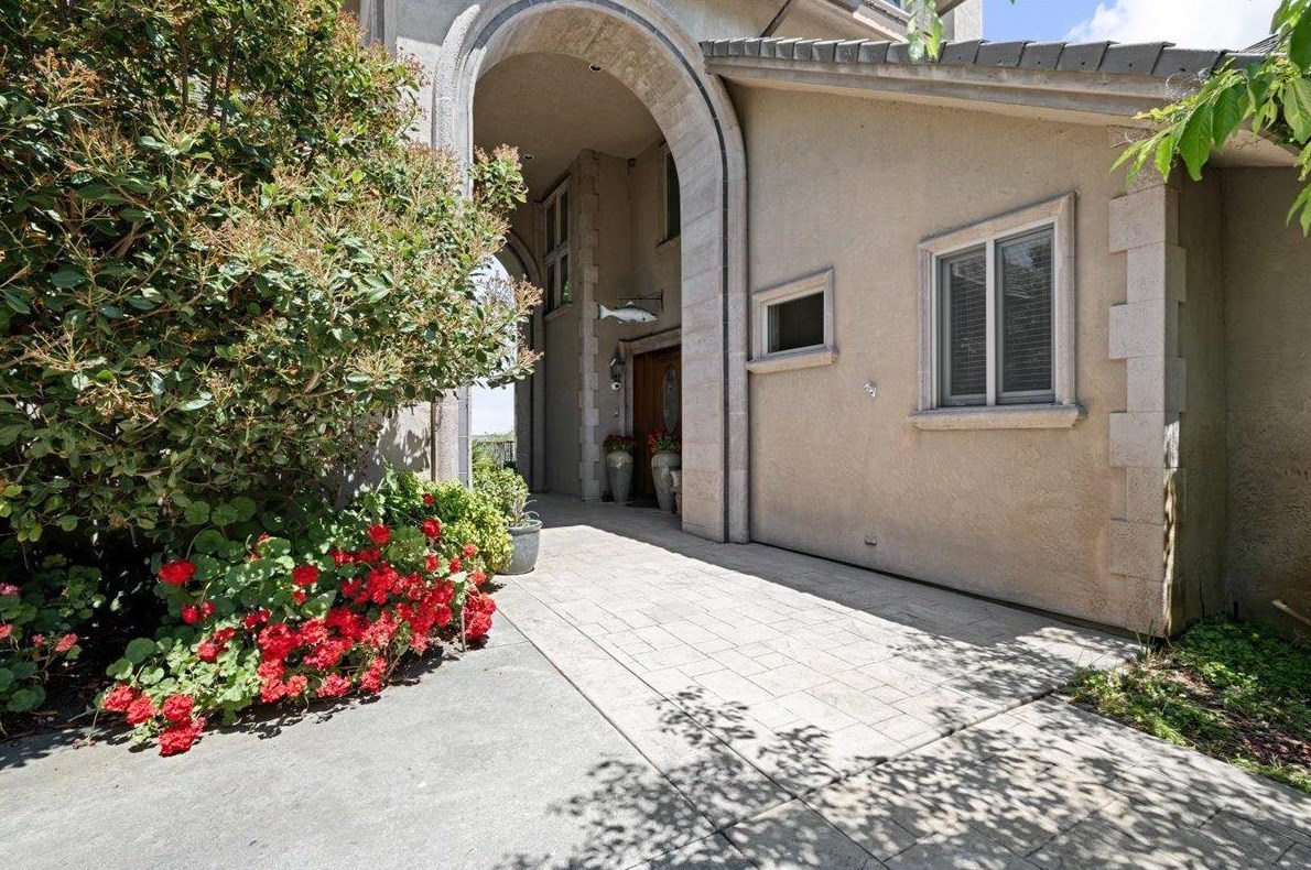5780 Vernon Rd, Trowbridge, CA 95659-9718