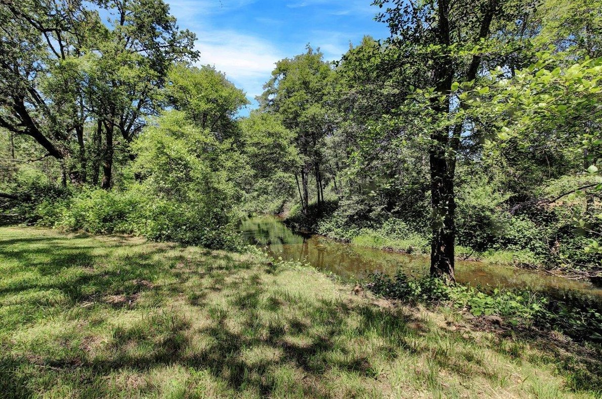 10334 Pleasant Vly Rd, Lake Wildwood CA  95946-9425 exterior