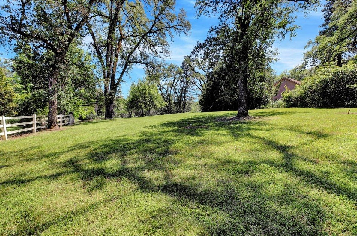 10334 Pleasant Vly Rd, Lake Wildwood CA  95946-9425 exterior