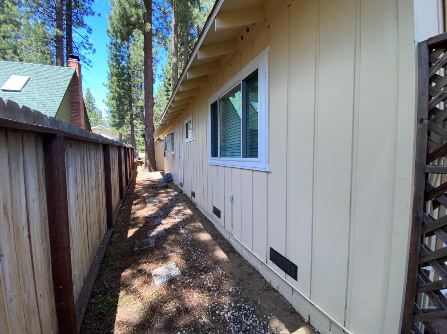 2945 Nevada Ave, South Lake Tahoe CA  96150-2713 exterior