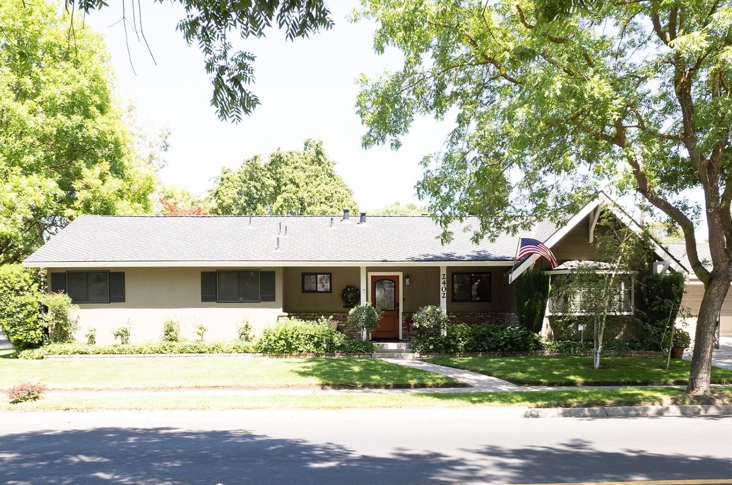 2402 College Ave, Modesto, CA 95350-3048