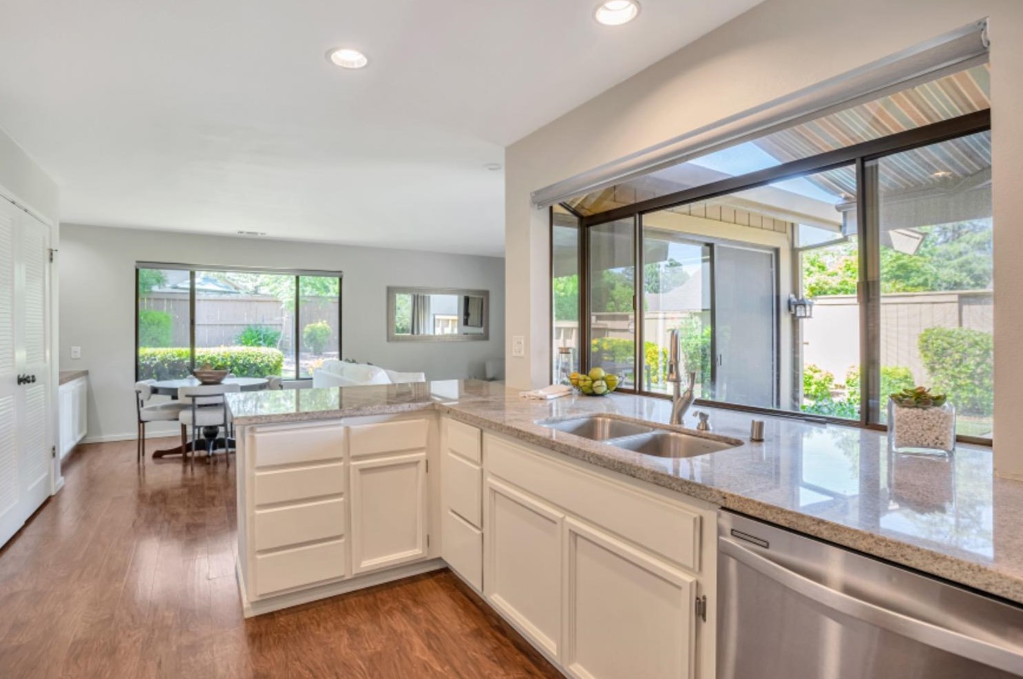 8932 Quail Hill Way, Fair Oaks, CA 95628-6542