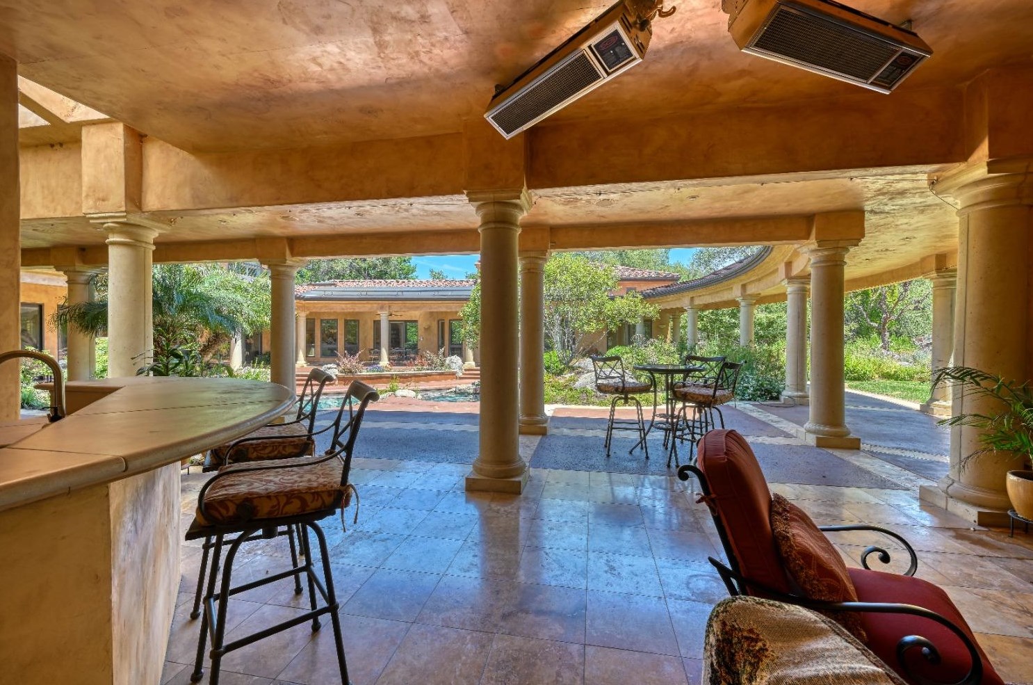 6352 Calle Montalvo Cir, Roseville CA  95746-5821 exterior