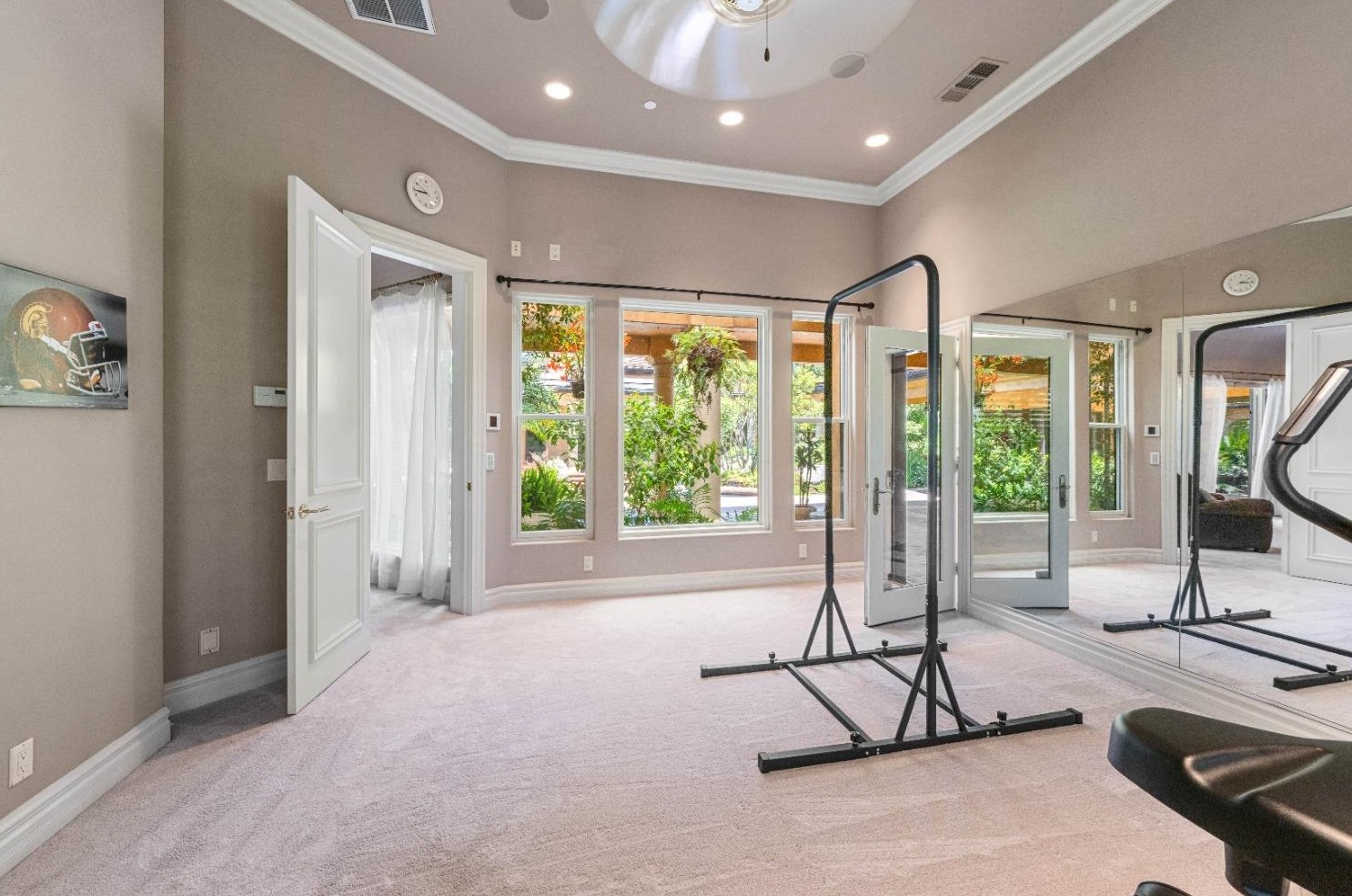 6352 Calle Montalvo Cir, Roseville CA  95746-5821 exterior