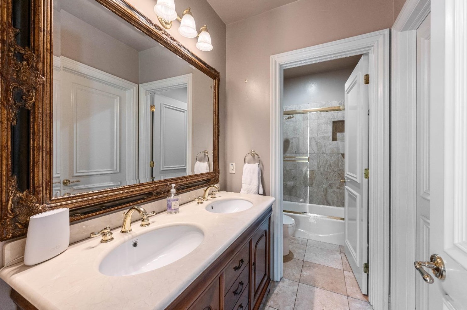 6352 Calle Montalvo Cir, Roseville CA  95746-5821 exterior