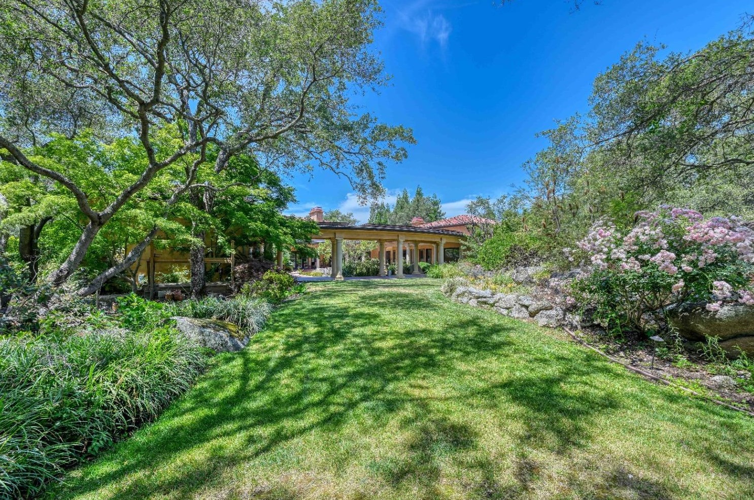 6352 Calle Montalvo Cir, Roseville CA  95746-5821 exterior