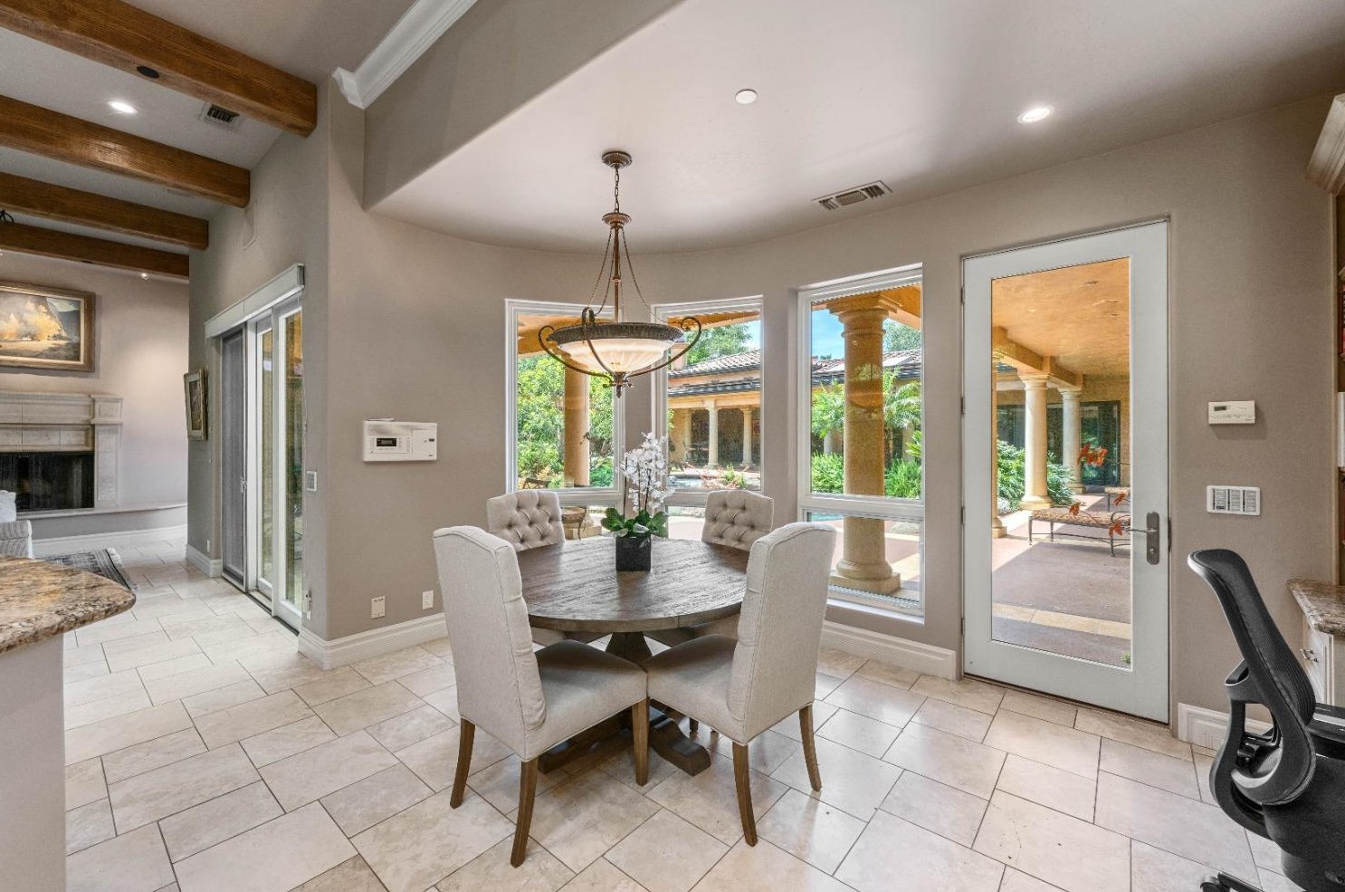 6352 Calle Montalvo Cir, Roseville CA  95746-5821 exterior