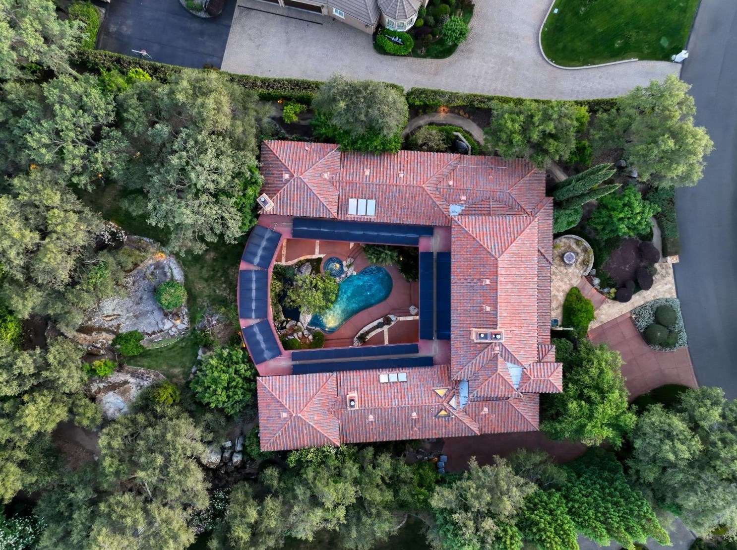 6352 Calle Montalvo Cir, Roseville CA  95746-5821 exterior