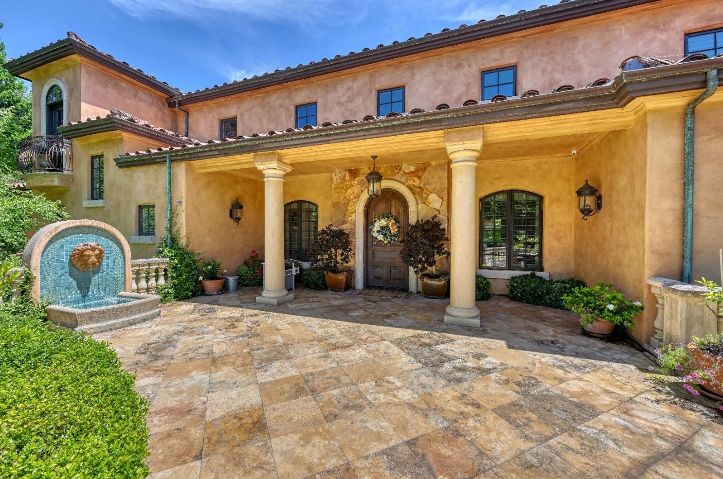 6352 Calle Montalvo Cir, Roseville CA  95746-5821 exterior