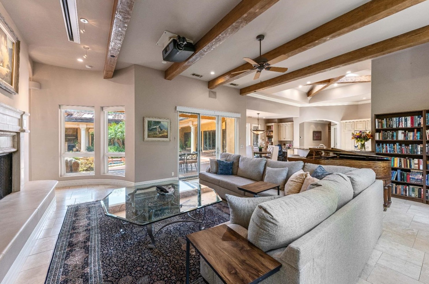 6352 Calle Montalvo Cir, Roseville CA  95746-5821 exterior