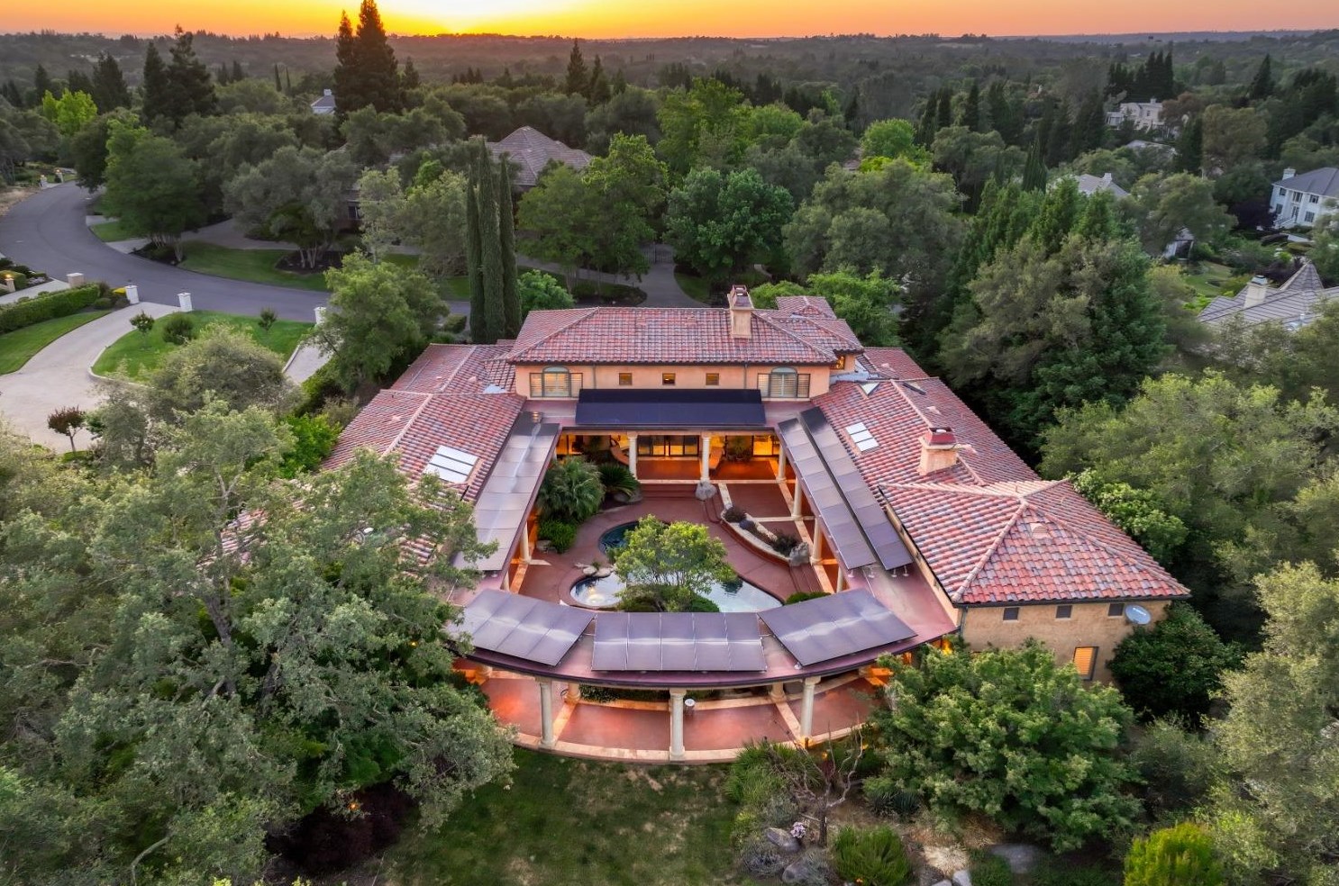 6352 Calle Montalvo Cir, Roseville CA  95746-5821 exterior