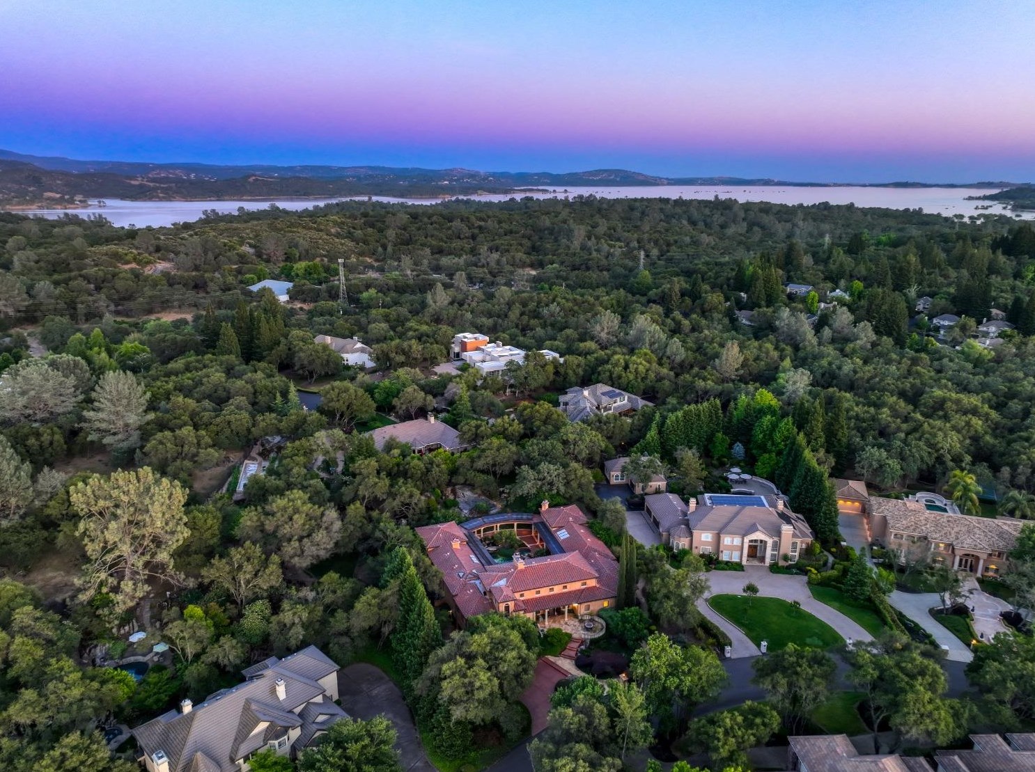 6352 Calle Montalvo Cir, Roseville CA  95746-5821 exterior