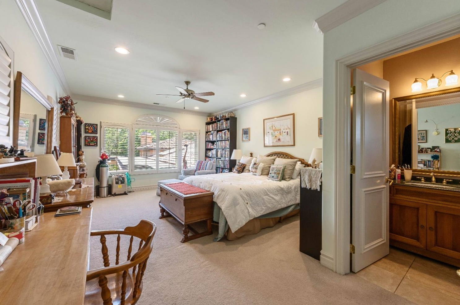 6352 Calle Montalvo Cir, Roseville CA  95746-5821 exterior