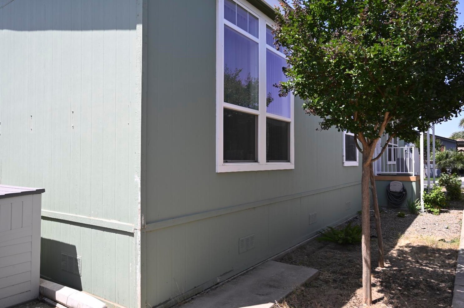 1584 Duke Dr, Livingston CA  95334-9343 exterior