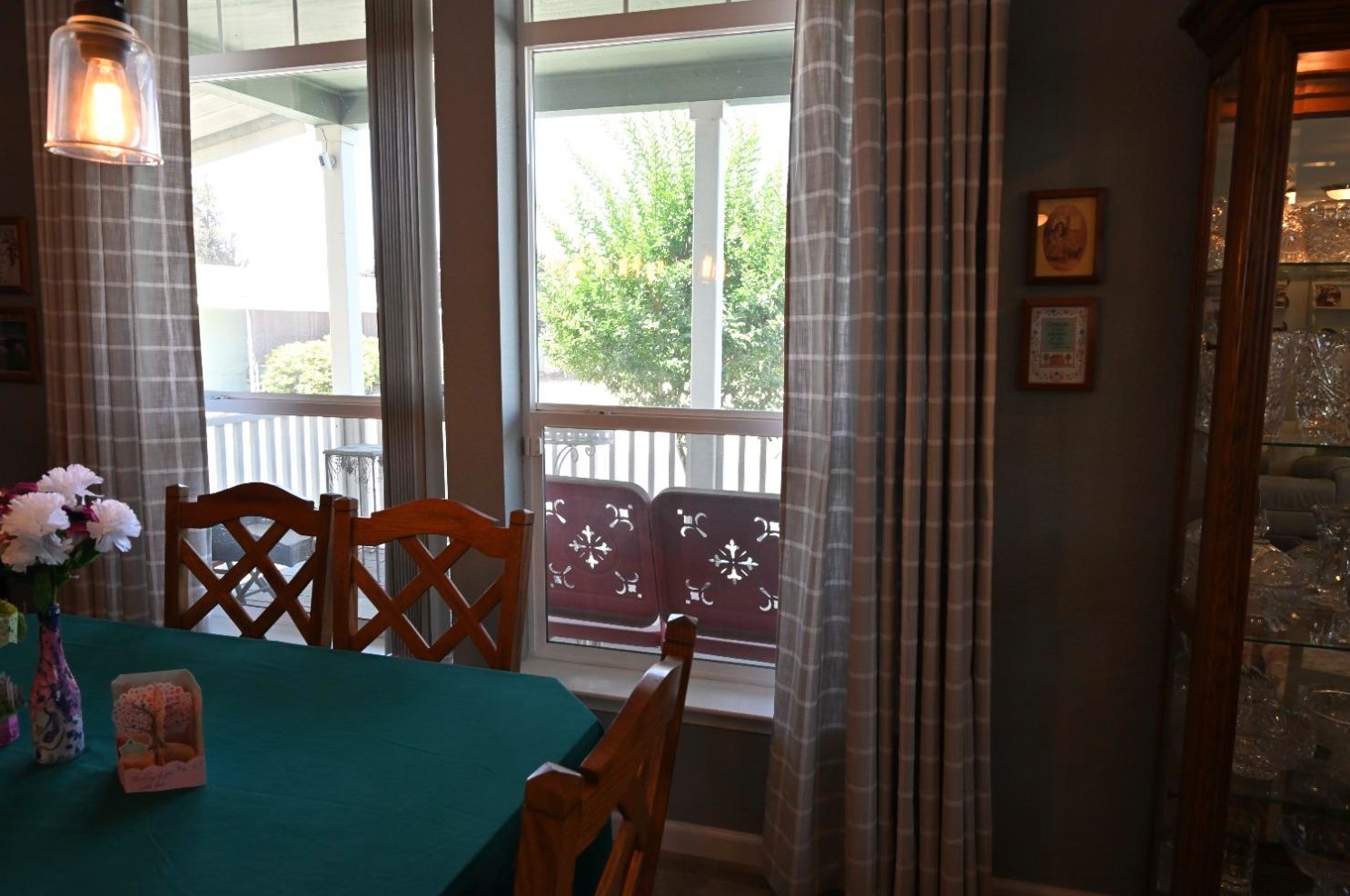 1584 Duke Dr, Livingston CA  95334-9343 exterior