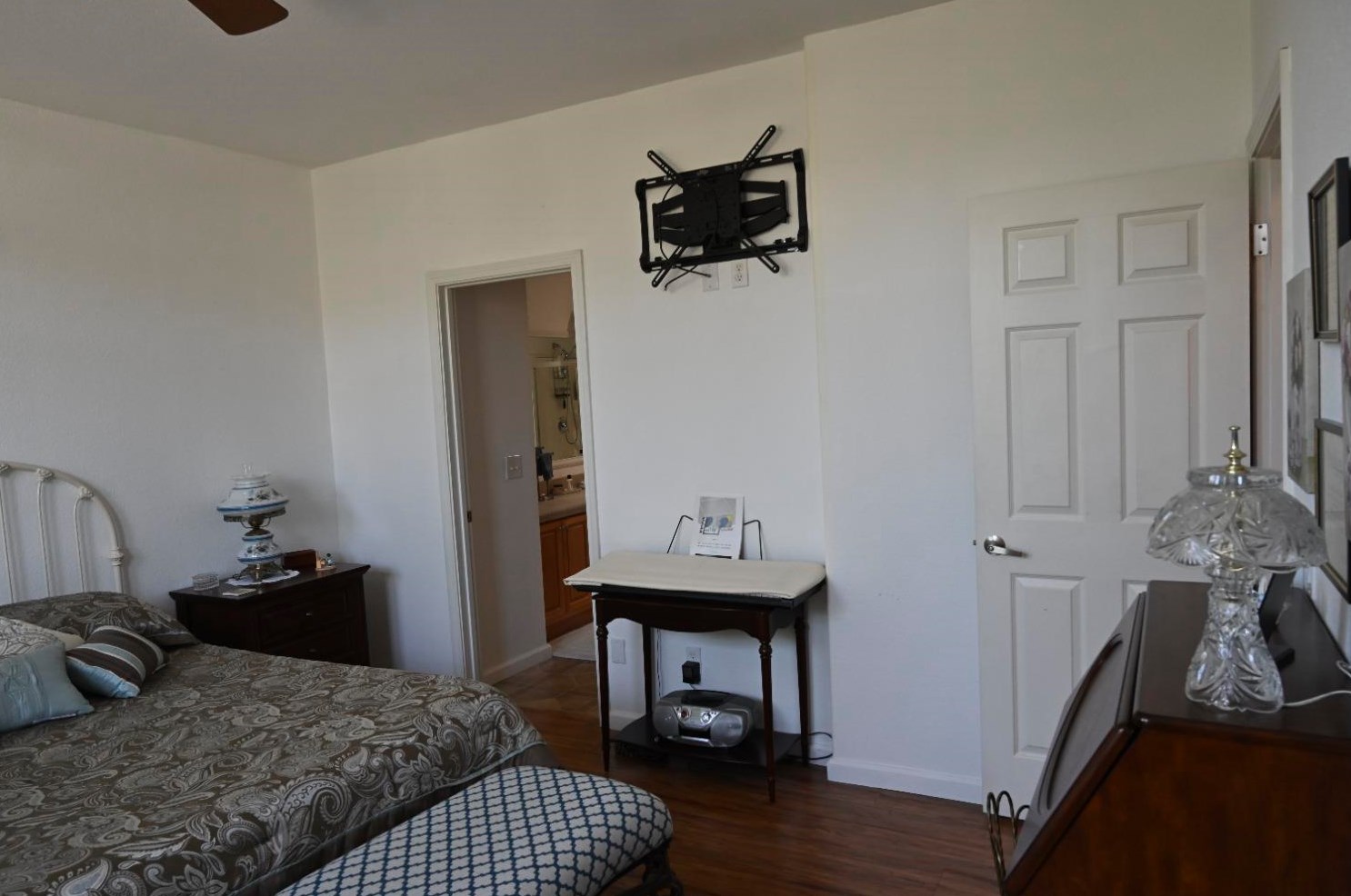 1584 Duke Dr, Livingston CA  95334-9343 exterior