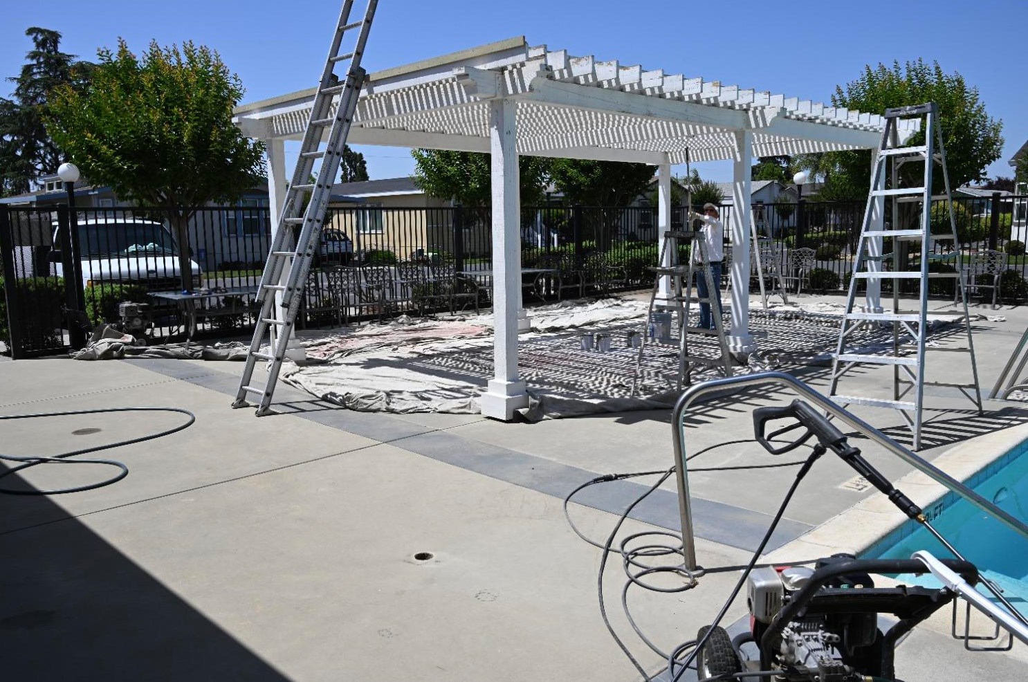 1584 Duke Dr, Livingston CA  95334-9343 exterior